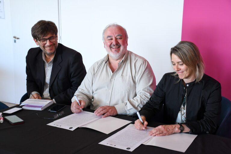 Comodoro Conocimiento y la Universidad trabajarán en conjunto para capacitar a trabajadores