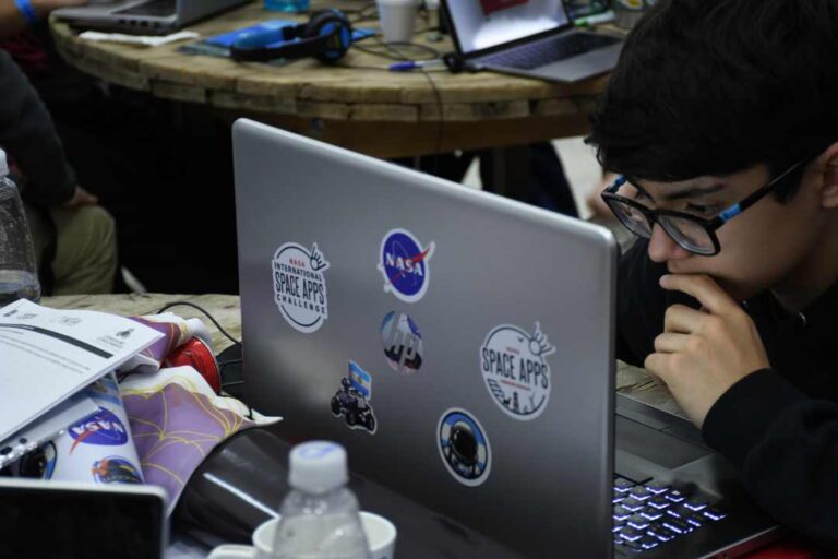Fábrica de ideas: Una mirada a NASA Space Apps Challenge Comodoro Rivadavia edición 2024