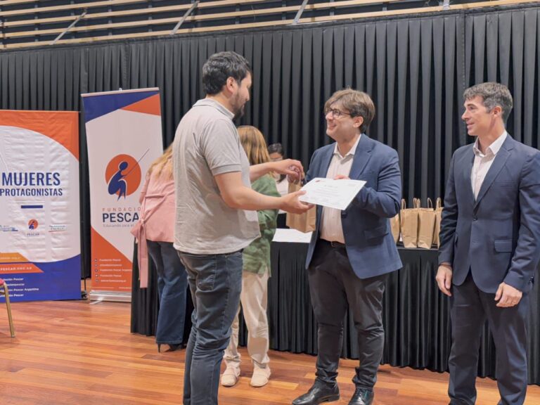 Más de 50 nuevos graduados de los programas “Centro Pescar PAE” y “Mujeres Protagonistas”