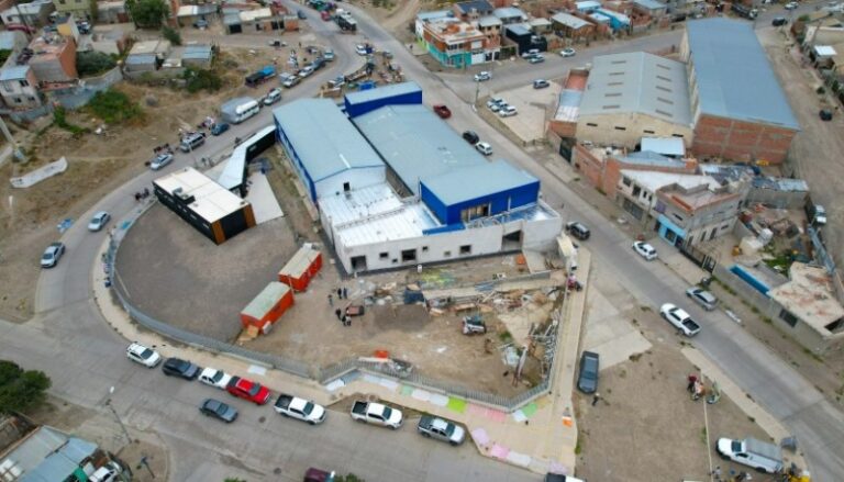 Othar recorrió la etapa final de la ampliación de la escuela municipal N°2006 – Tiempo Sur