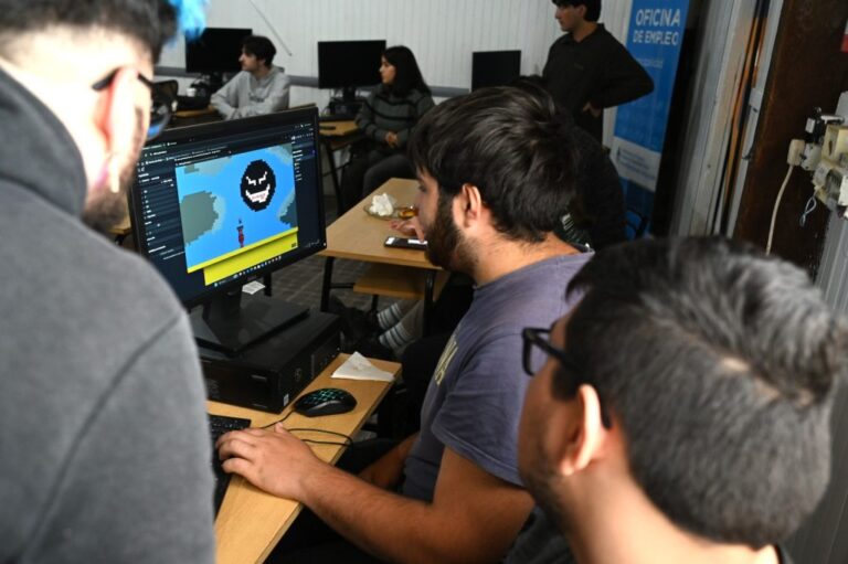 El Espacio Lab recibe las creaciones de los nuevos desarrolladores comodorenses